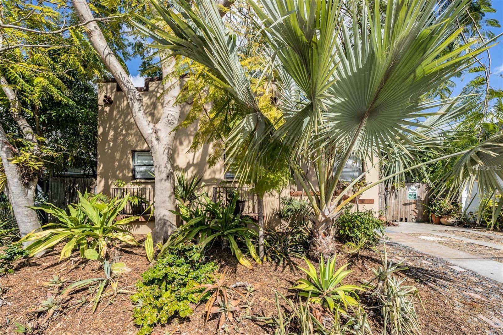 2325 W Green St Property Photo 13
