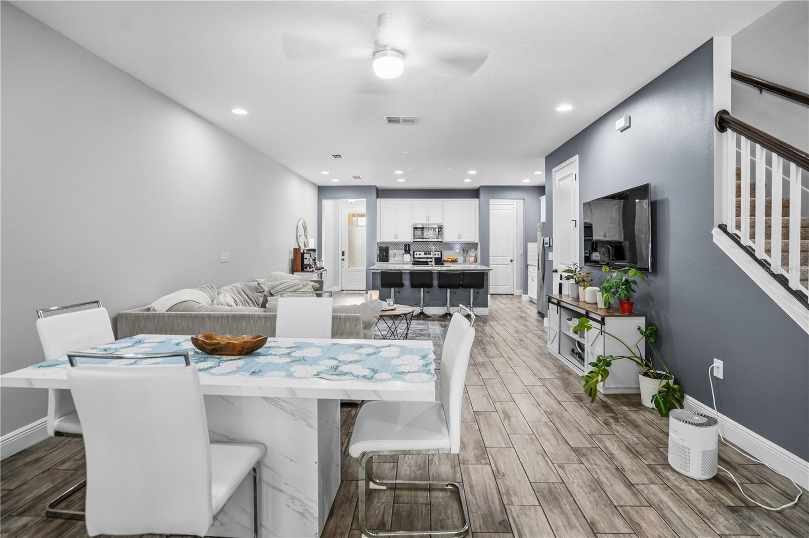 1309 Sunset Wind Loop Property Photo 7