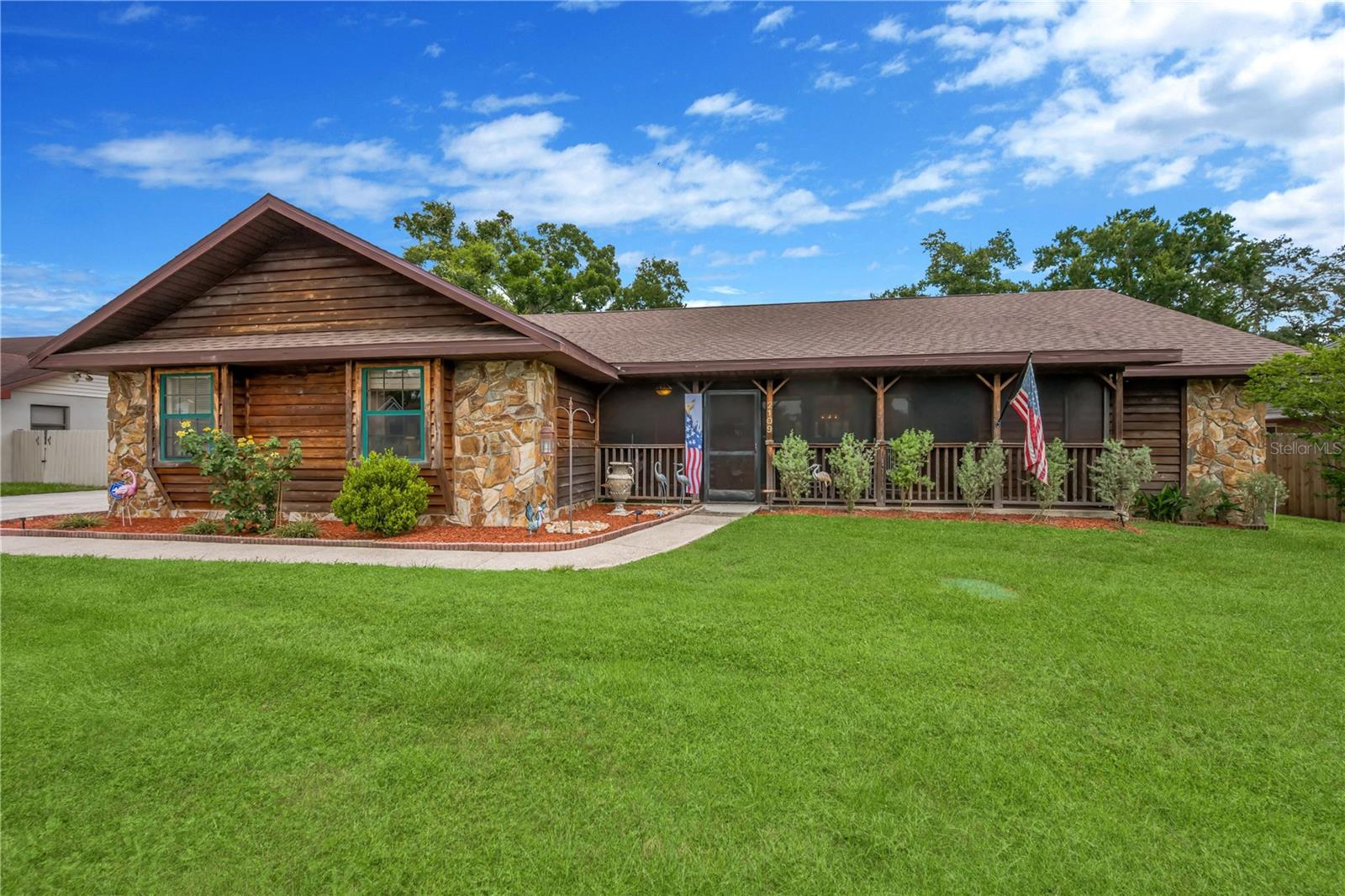 2109 WHEELER OAKS DR