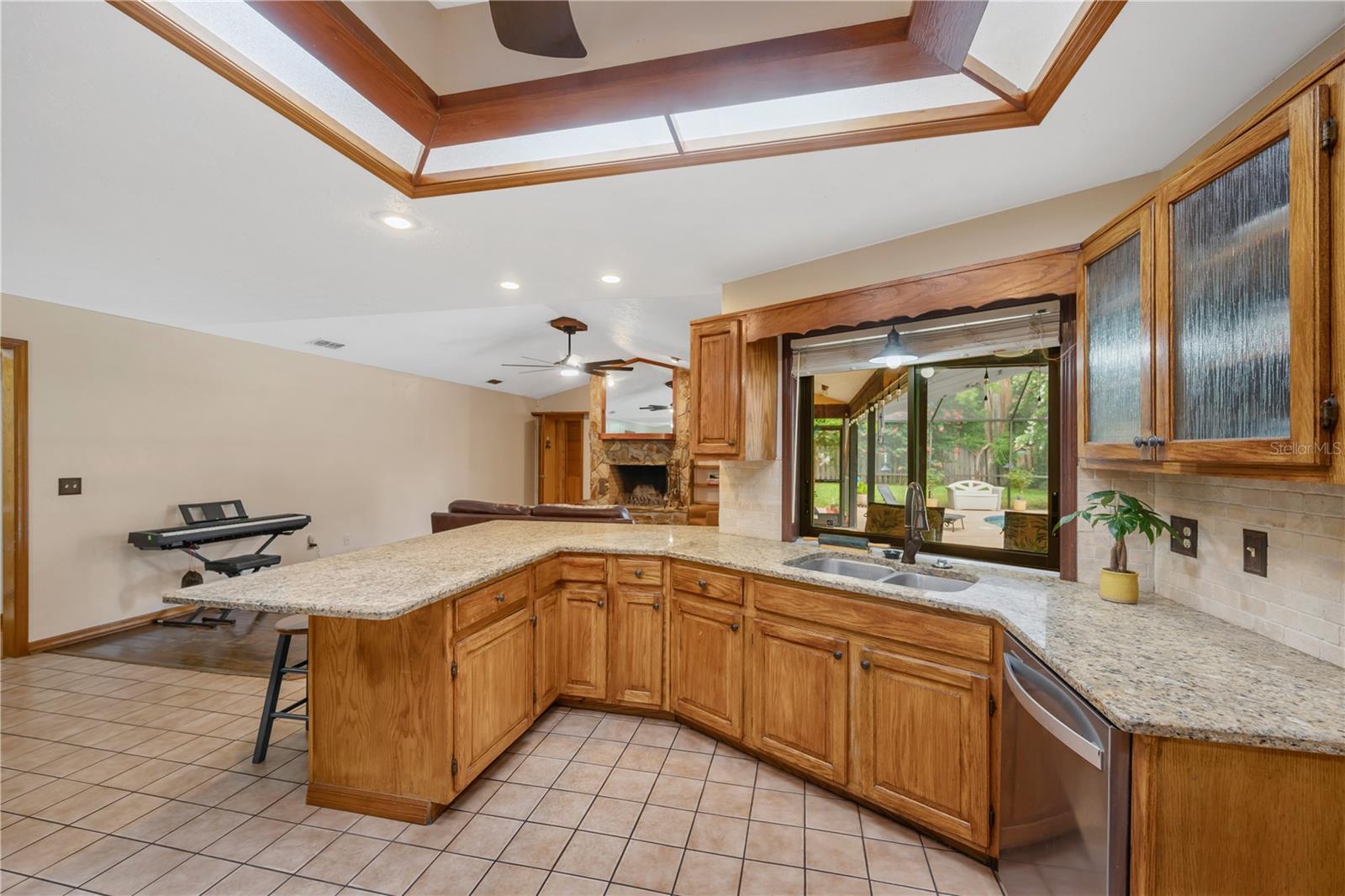 2109 Wheeler Oaks Dr Property Photo 6