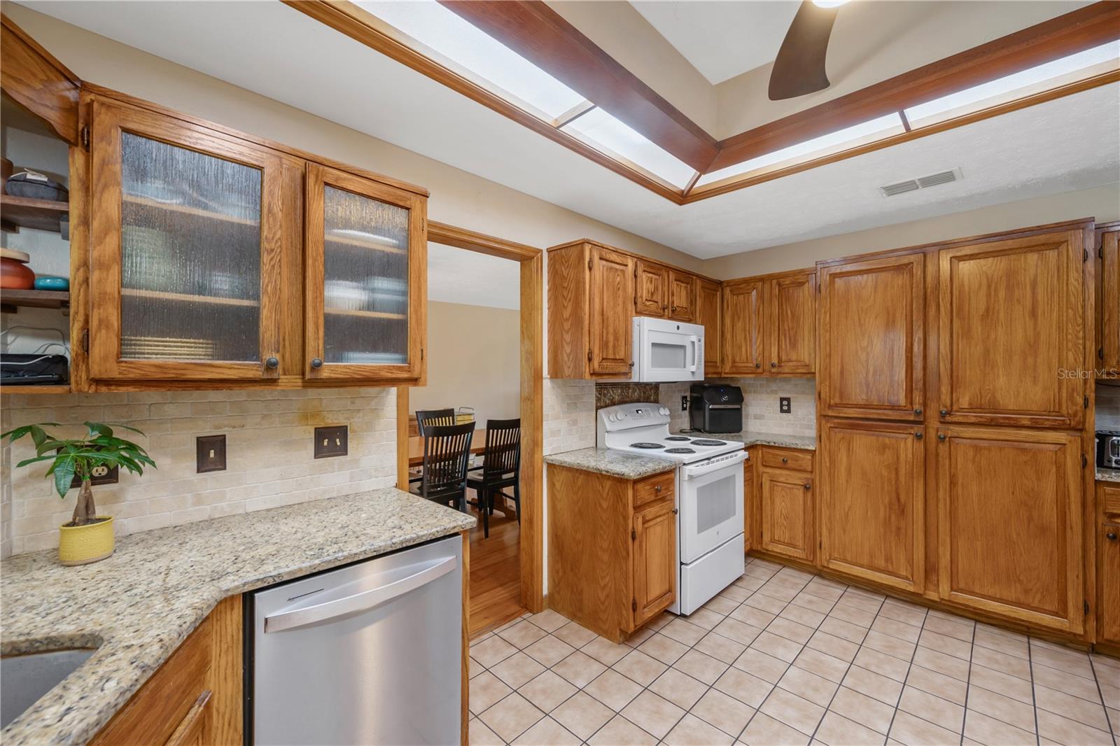 2109 Wheeler Oaks Dr Property Photo 8