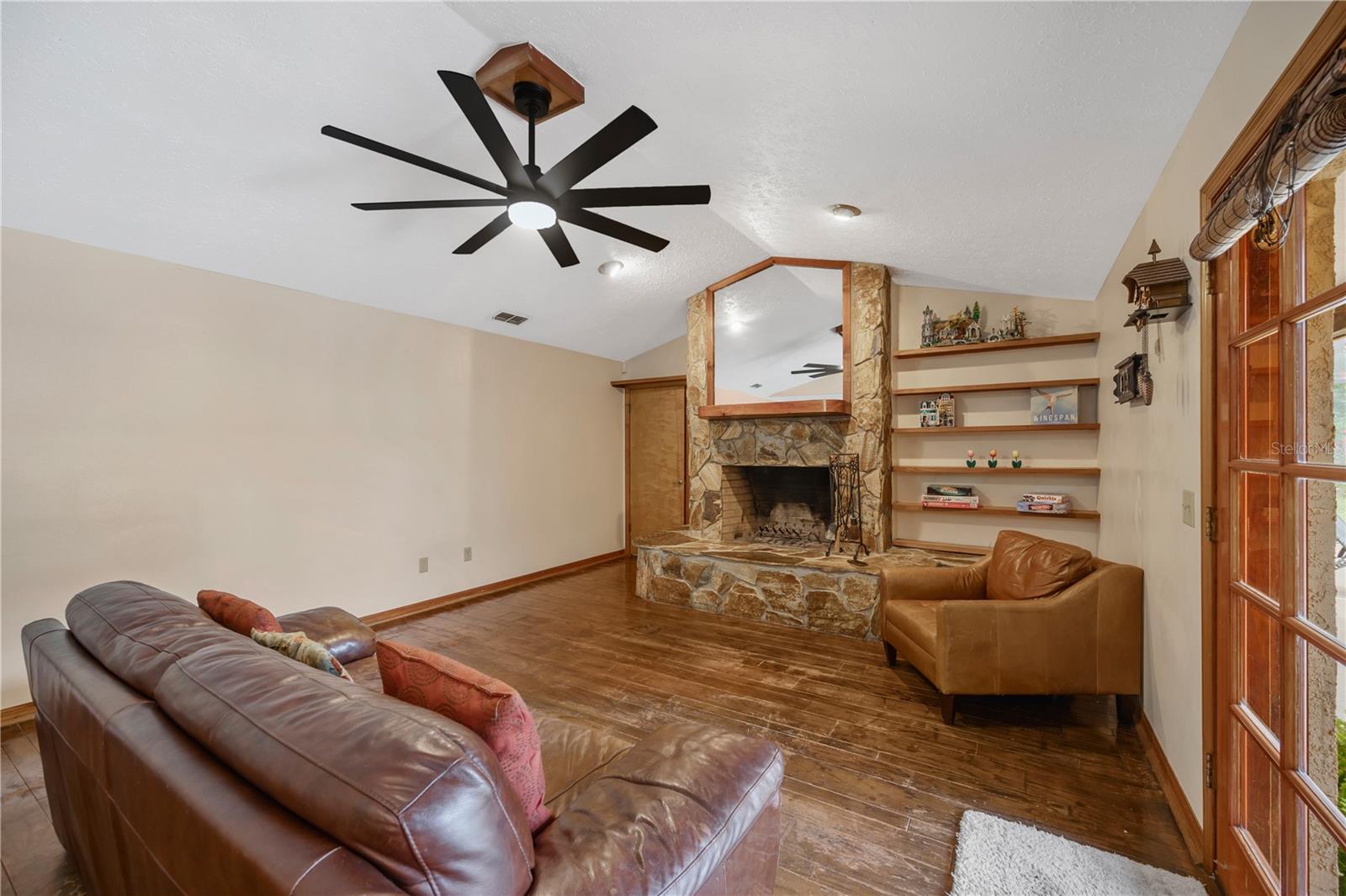 2109 Wheeler Oaks Dr Property Photo 11