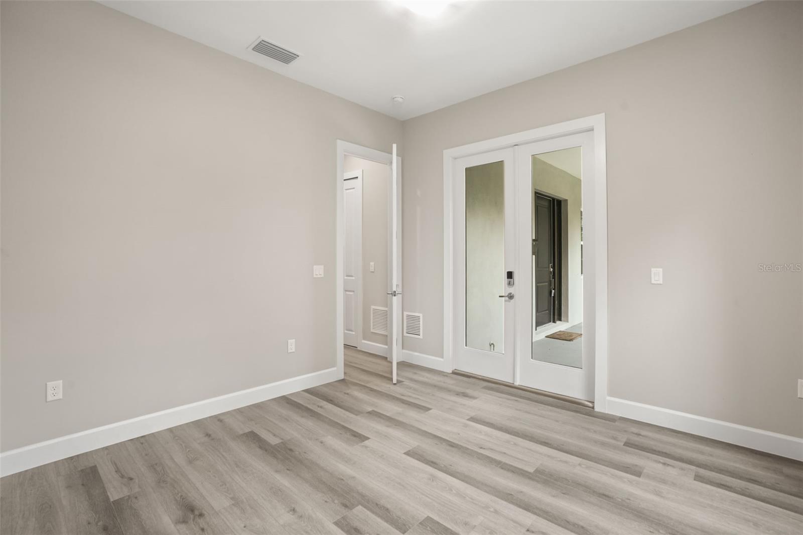1412 W Harvard St Property Photo 24