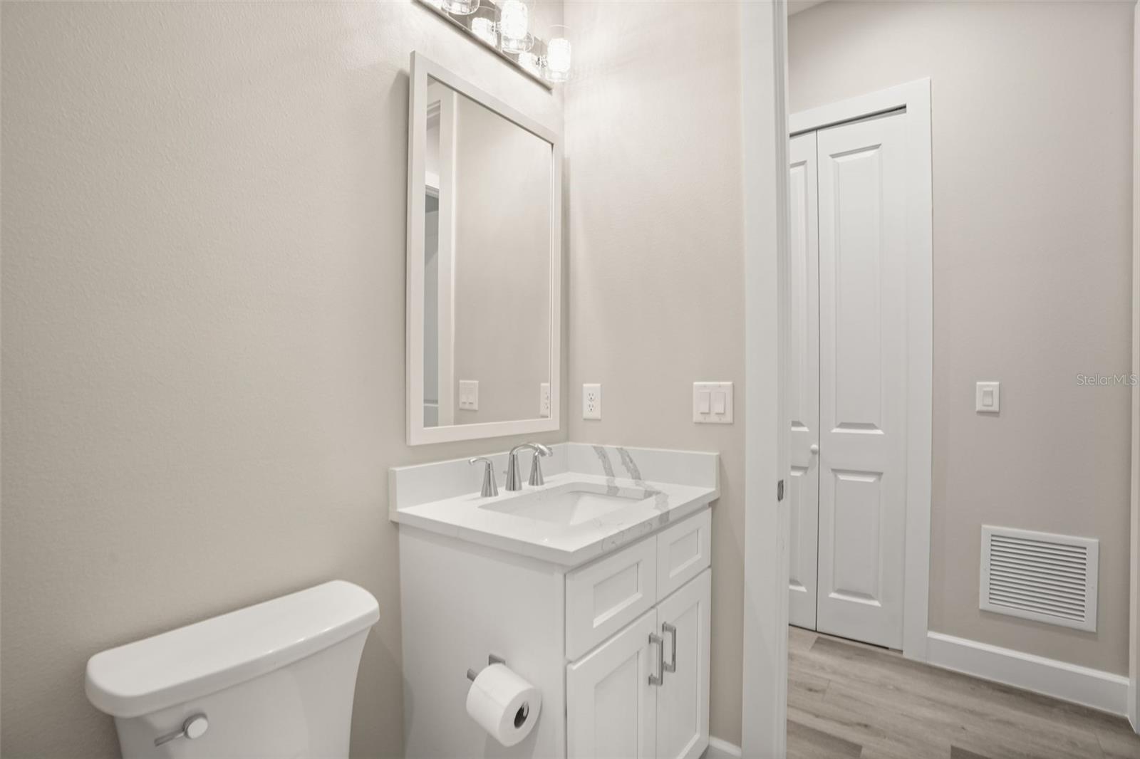 1412 W Harvard St Property Photo 26