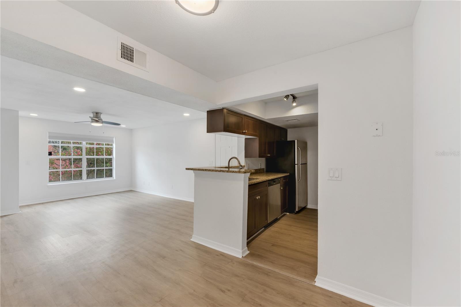 10200 Gandy Blvd N #1205 Property Photo 7