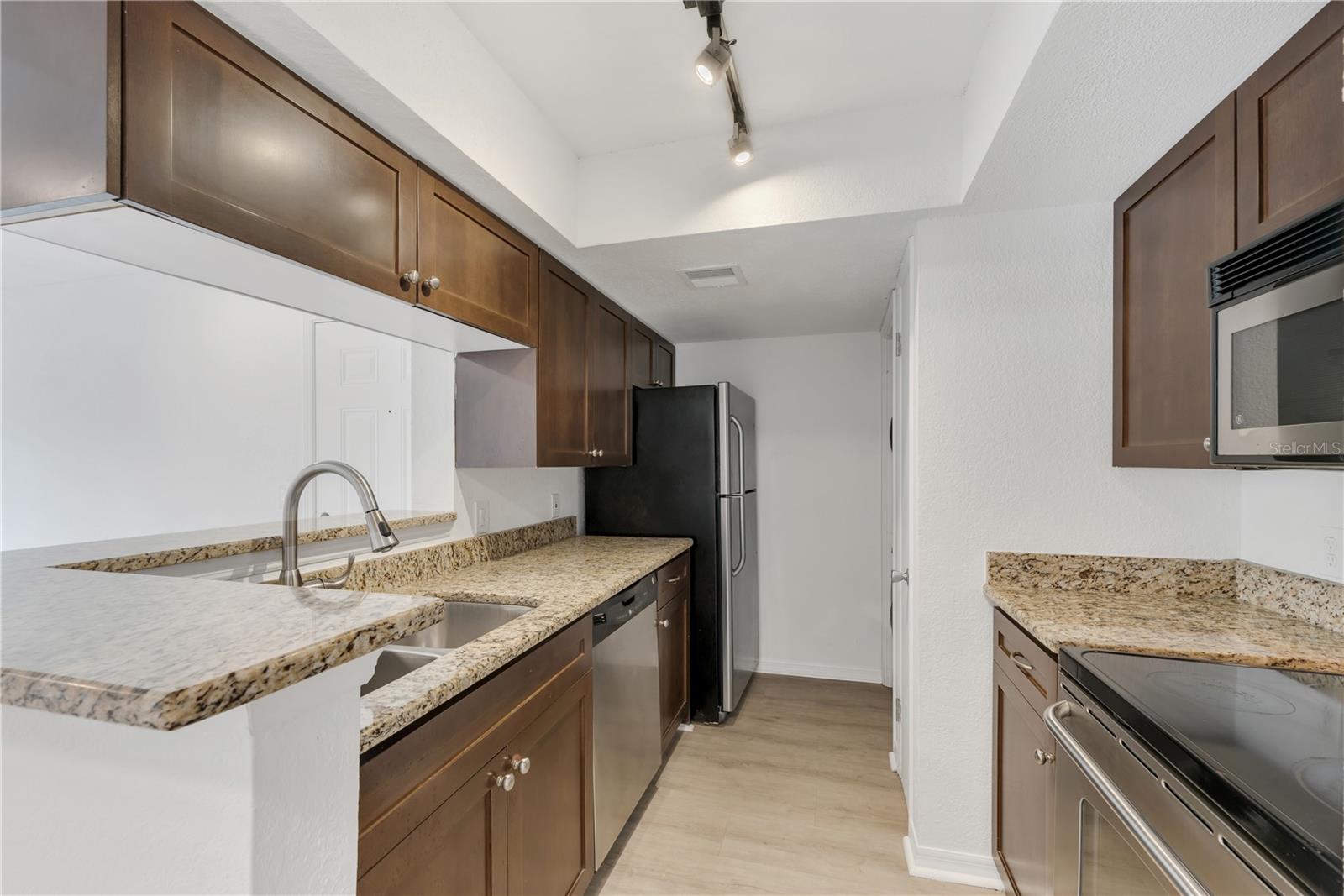 10200 Gandy Blvd N #1205 Property Photo 8