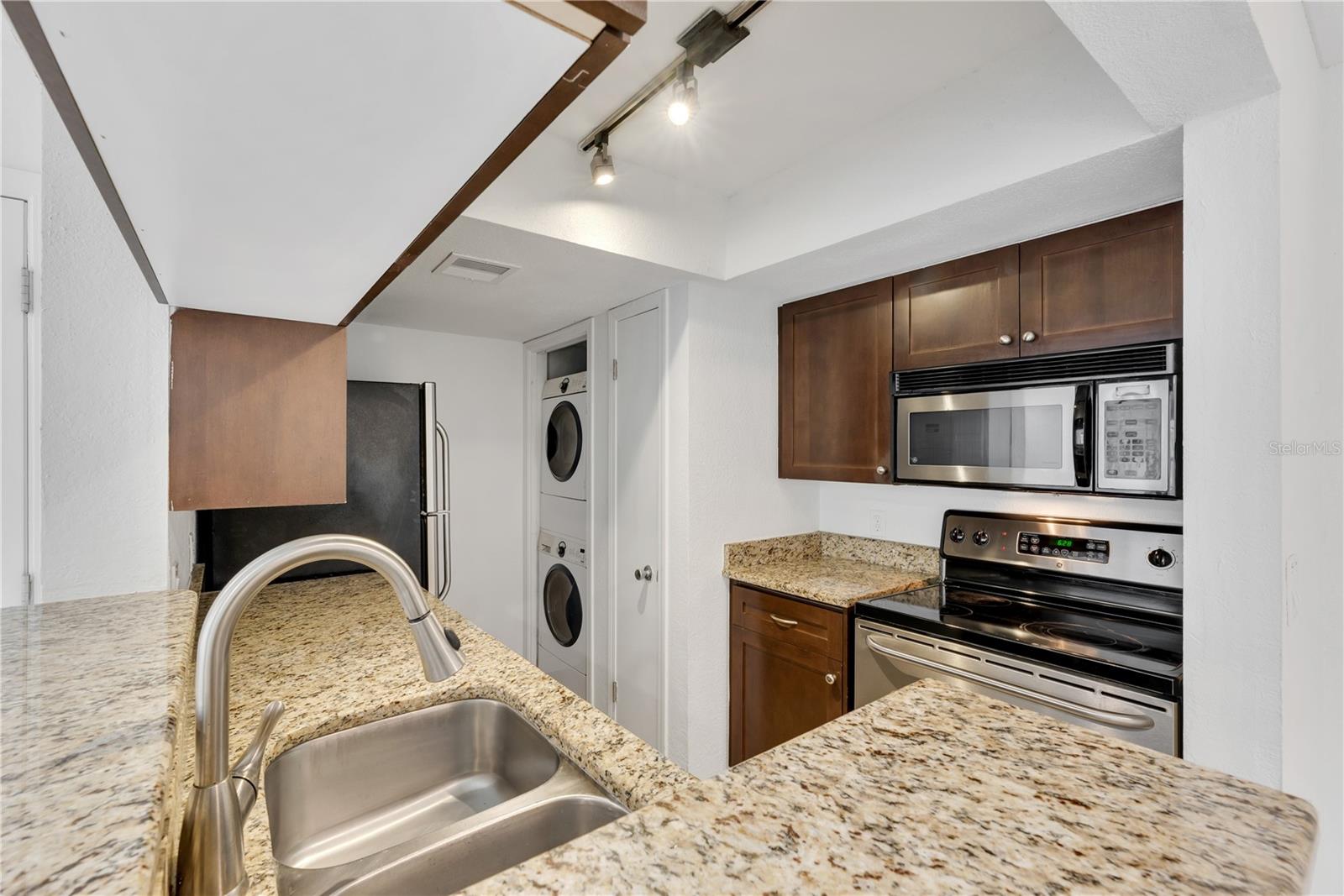 10200 Gandy Blvd N #1205 Property Photo 9