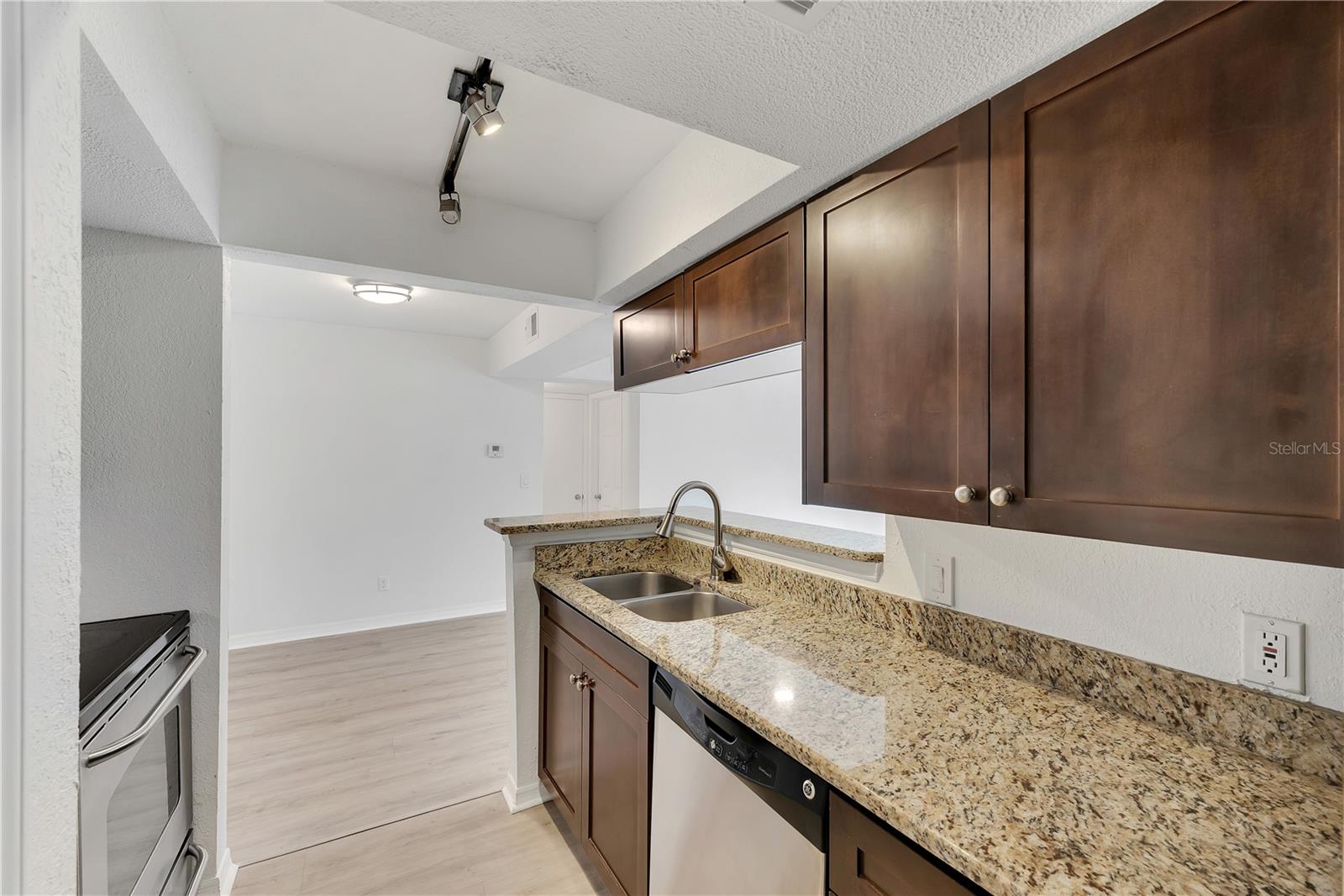 10200 Gandy Blvd N #1205 Property Photo 10