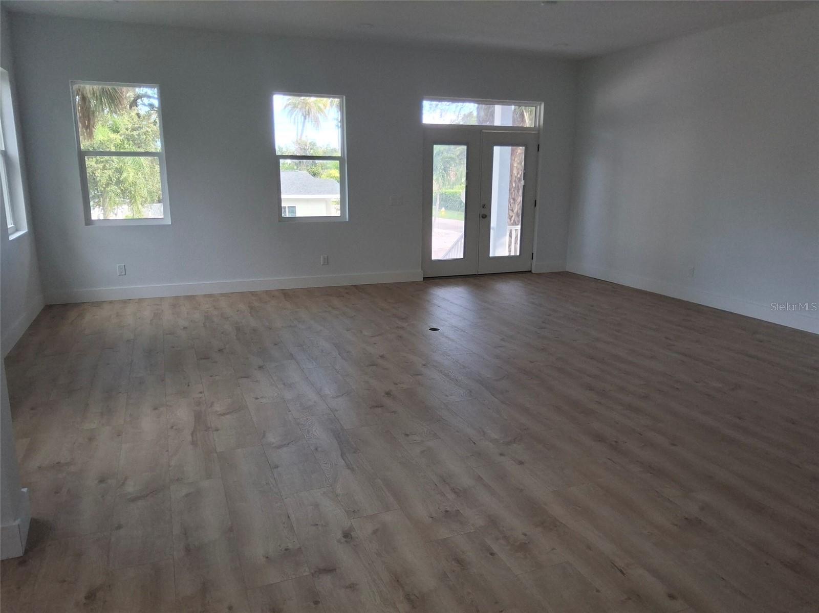 383 Georgia Ave Property Photo 9