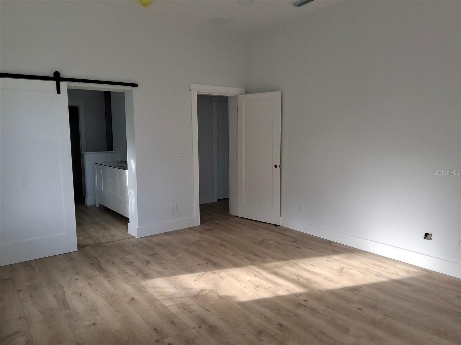 383 Georgia Ave Property Photo 17