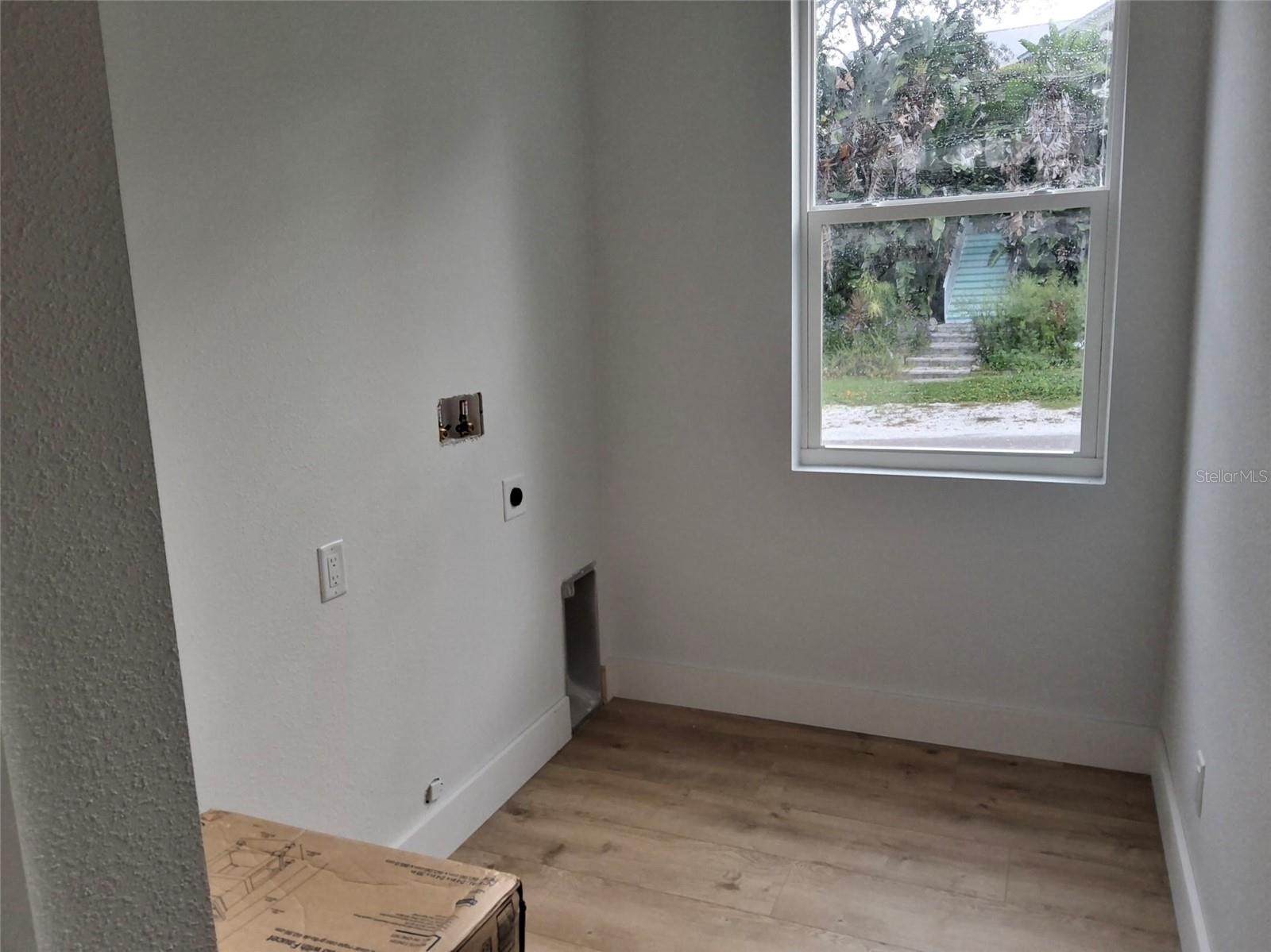 383 Georgia Ave Property Photo 28