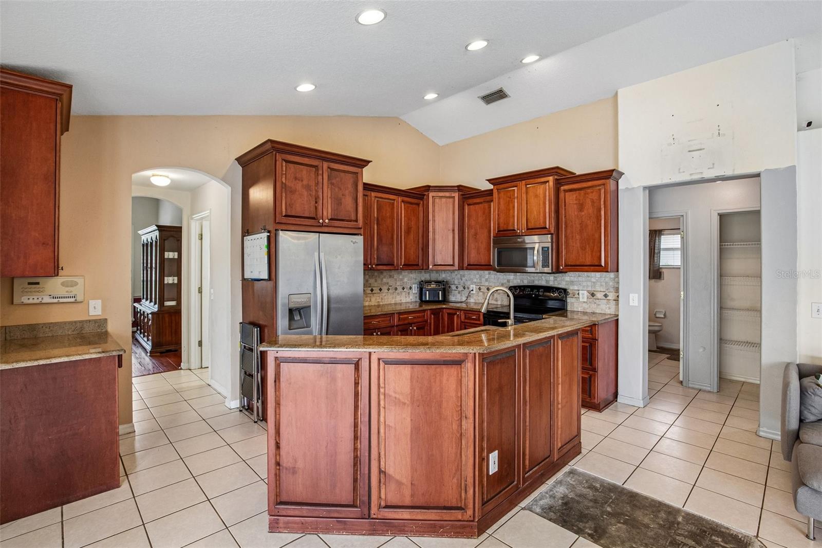 2302 Towering Oaks Cir Property Photo 11