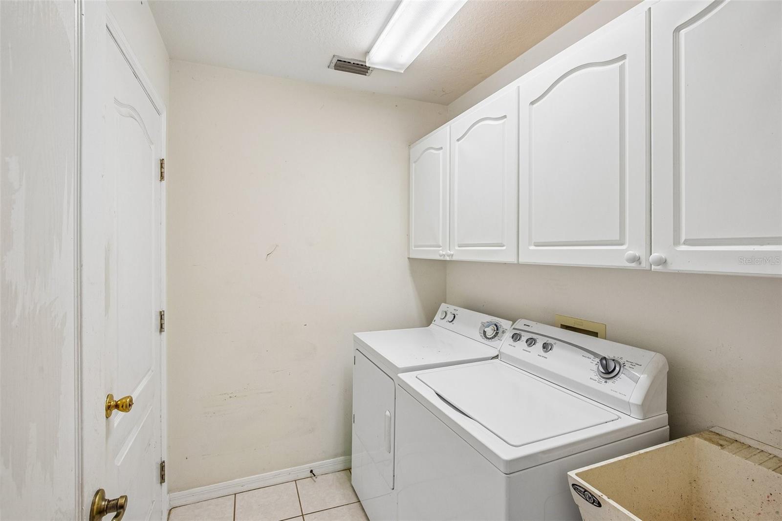 2302 Towering Oaks Cir Property Photo 26