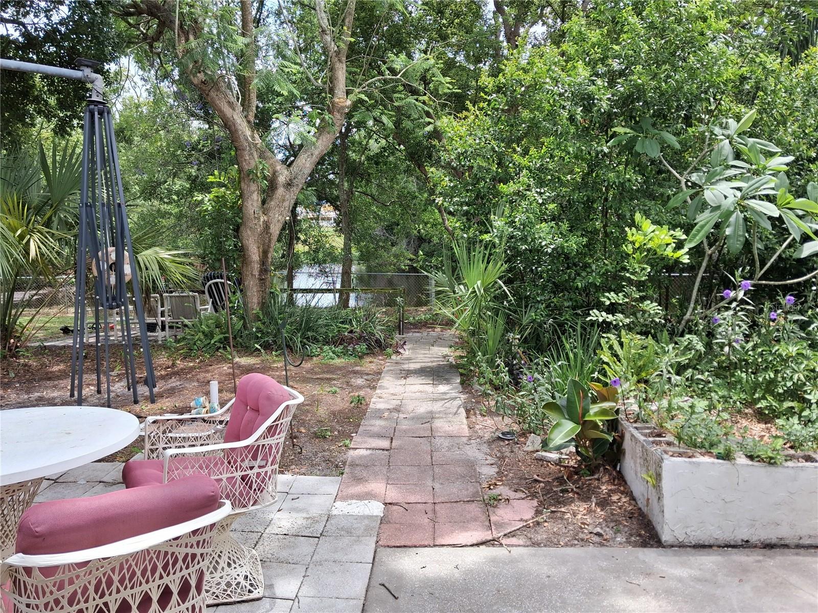 6934 Oldgate Cir Property Photo 4
