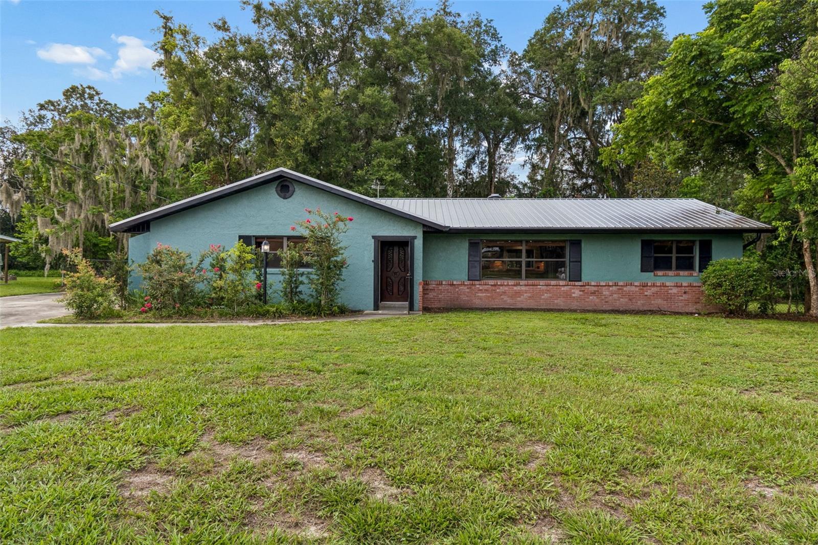 1322 W VOORHIS AVE Property Photo 1