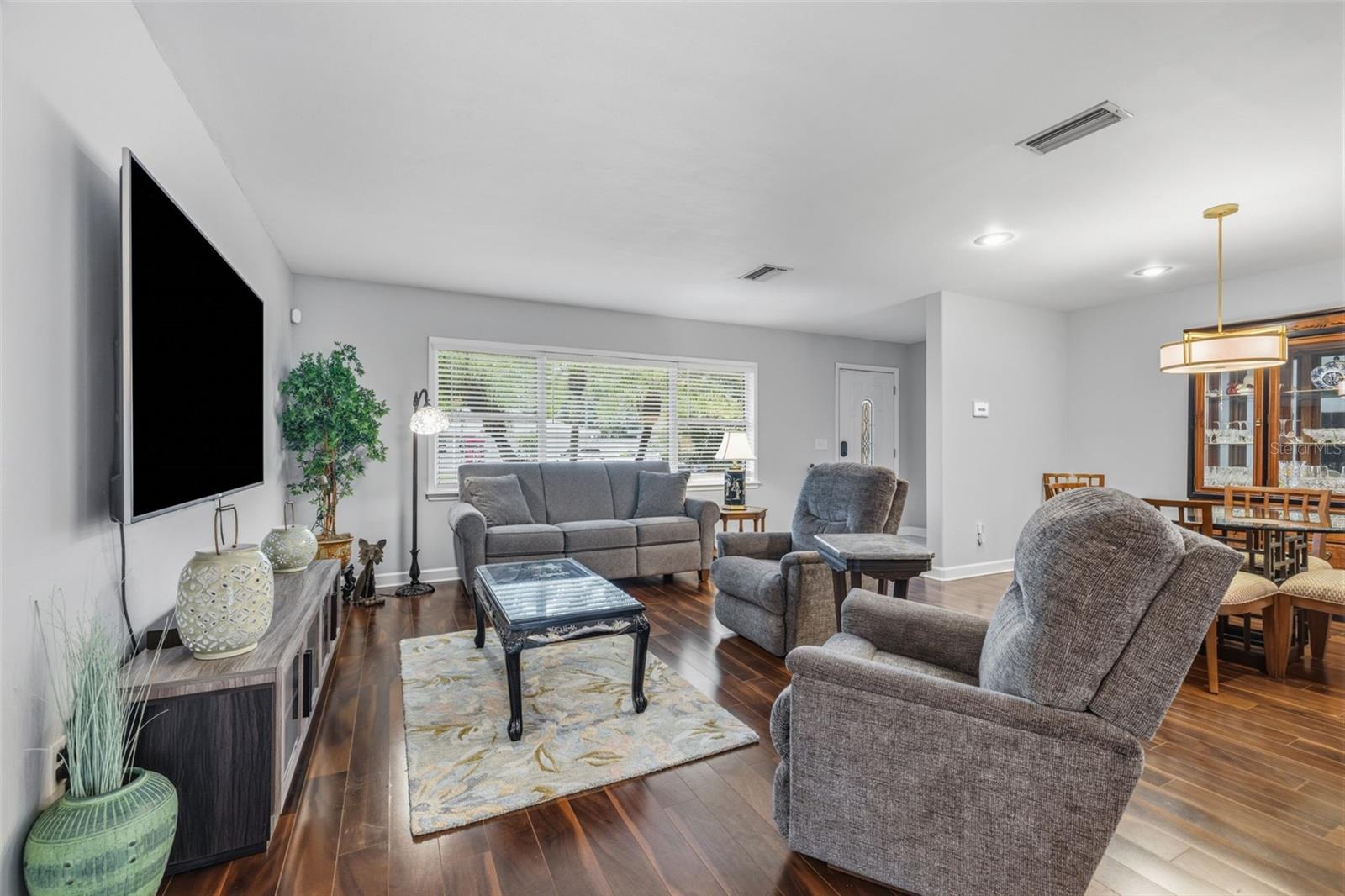 894 Joan St Property Photo 7