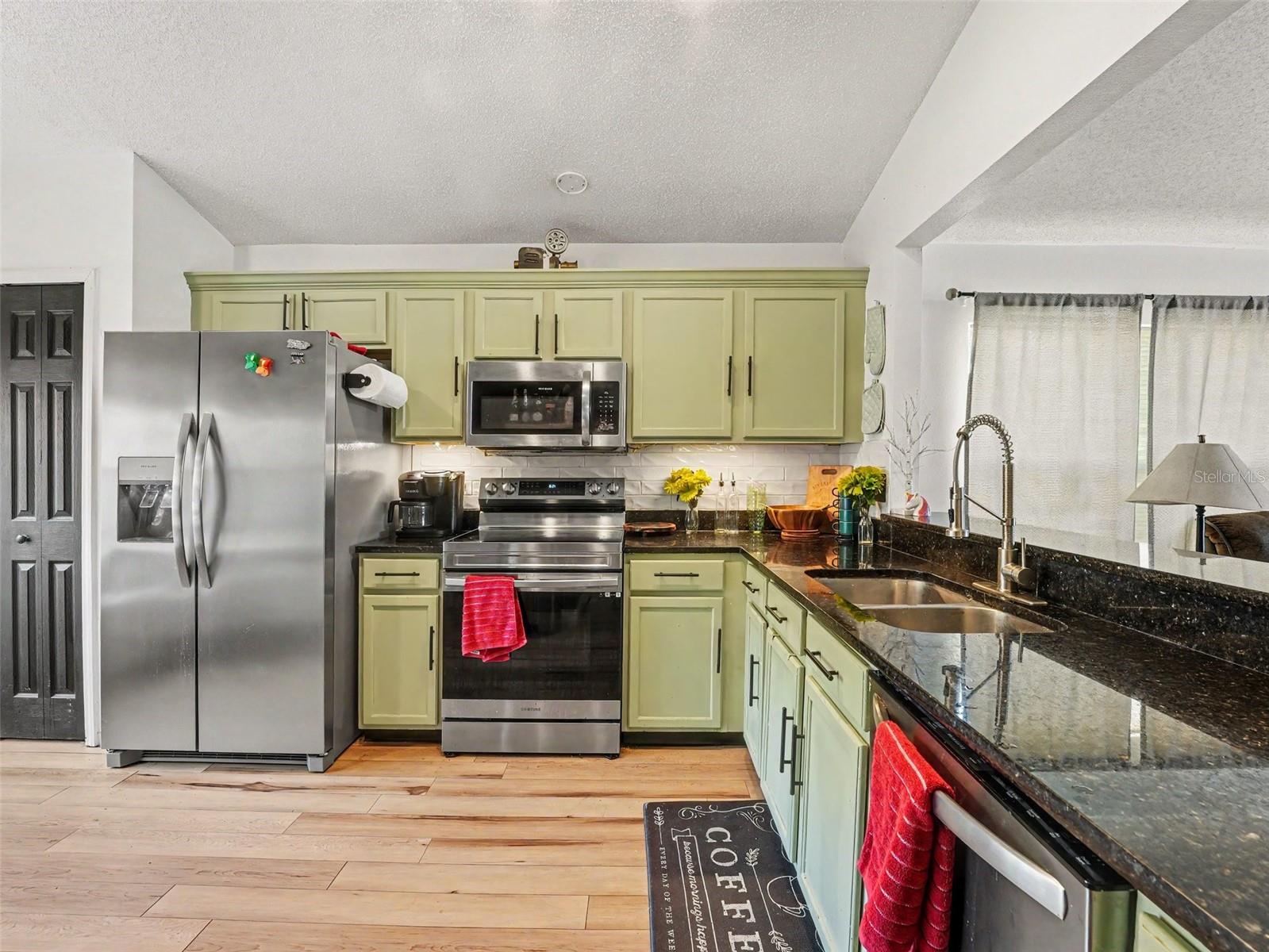 550 Buckingham Cir Property Photo 13