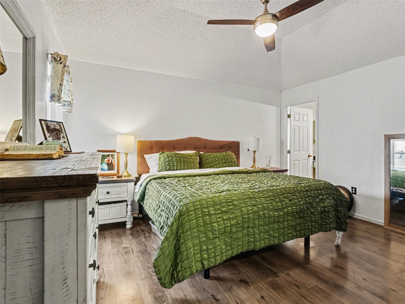 550 Buckingham Cir Property Photo 18
