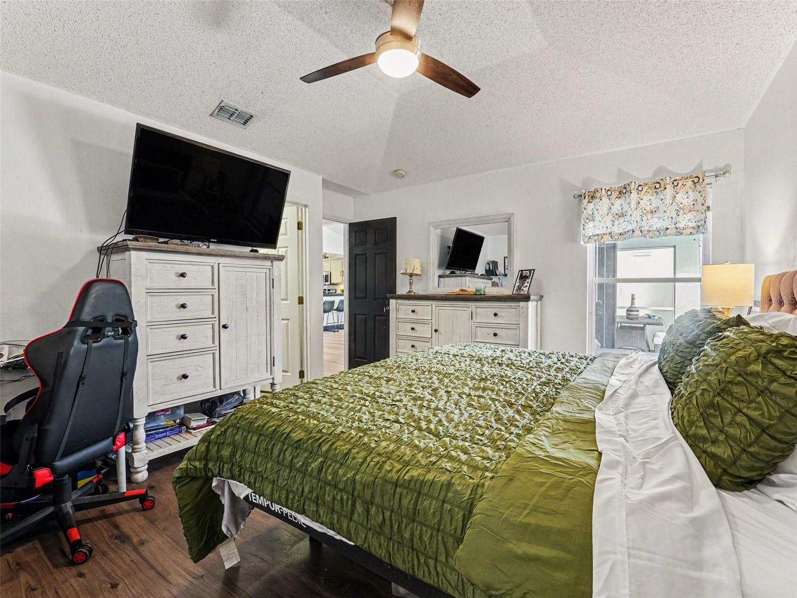 550 Buckingham Cir Property Photo 19