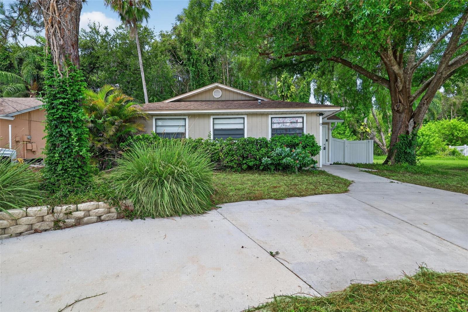 9 FRESHWATER DR