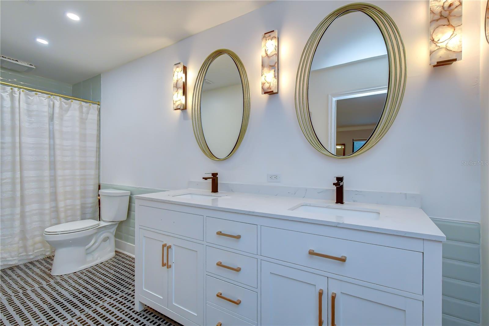 106 Bayfield Dr Property Photo 24
