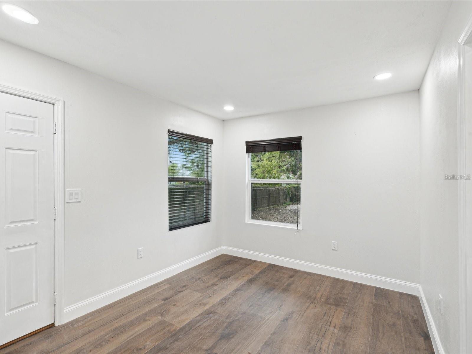 1008 E Norfolk St Property Photo 21