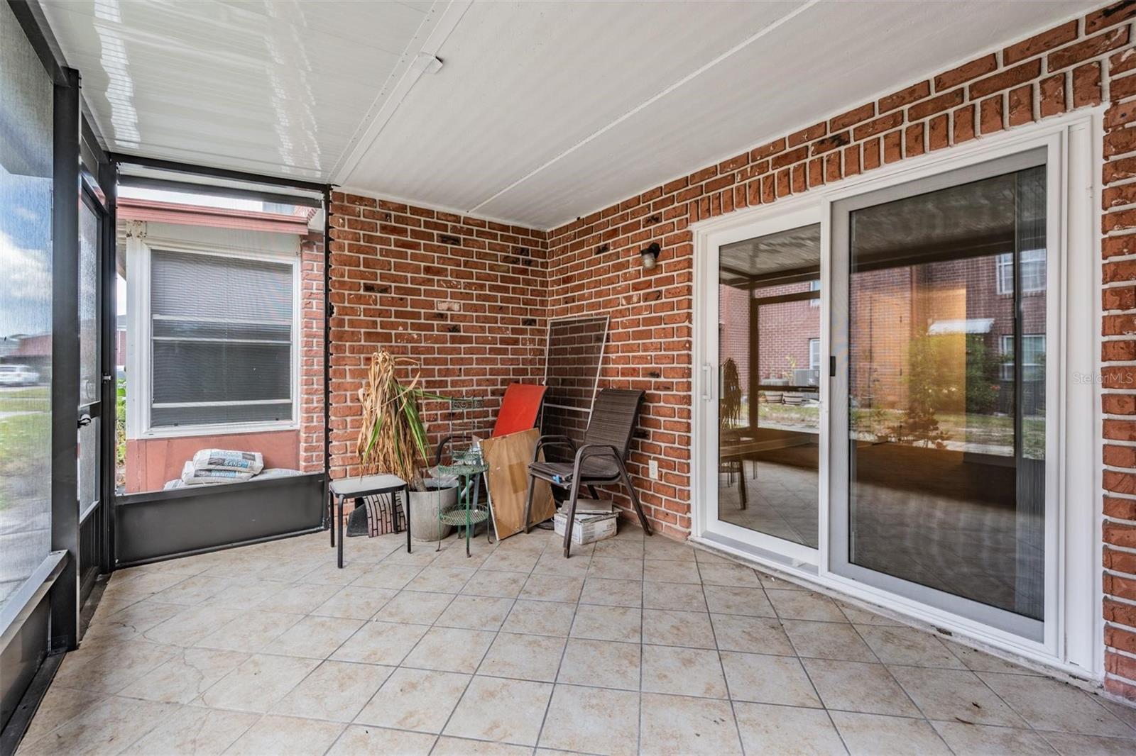 8565 12th Way N #a Property Photo 7