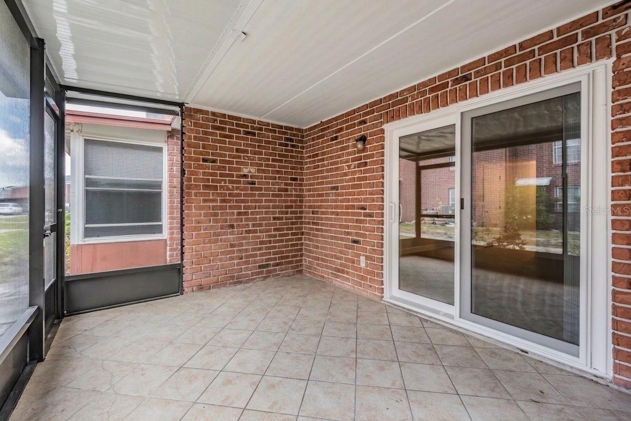 8565 12th Way N #a Property Photo 8