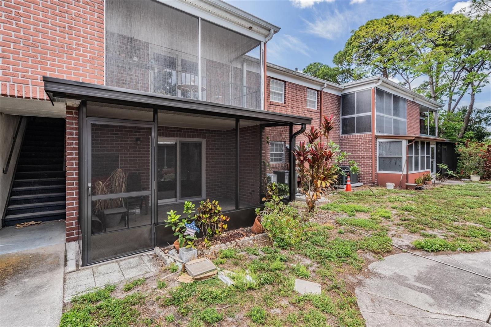 8565 12th Way N #a Property Photo 10