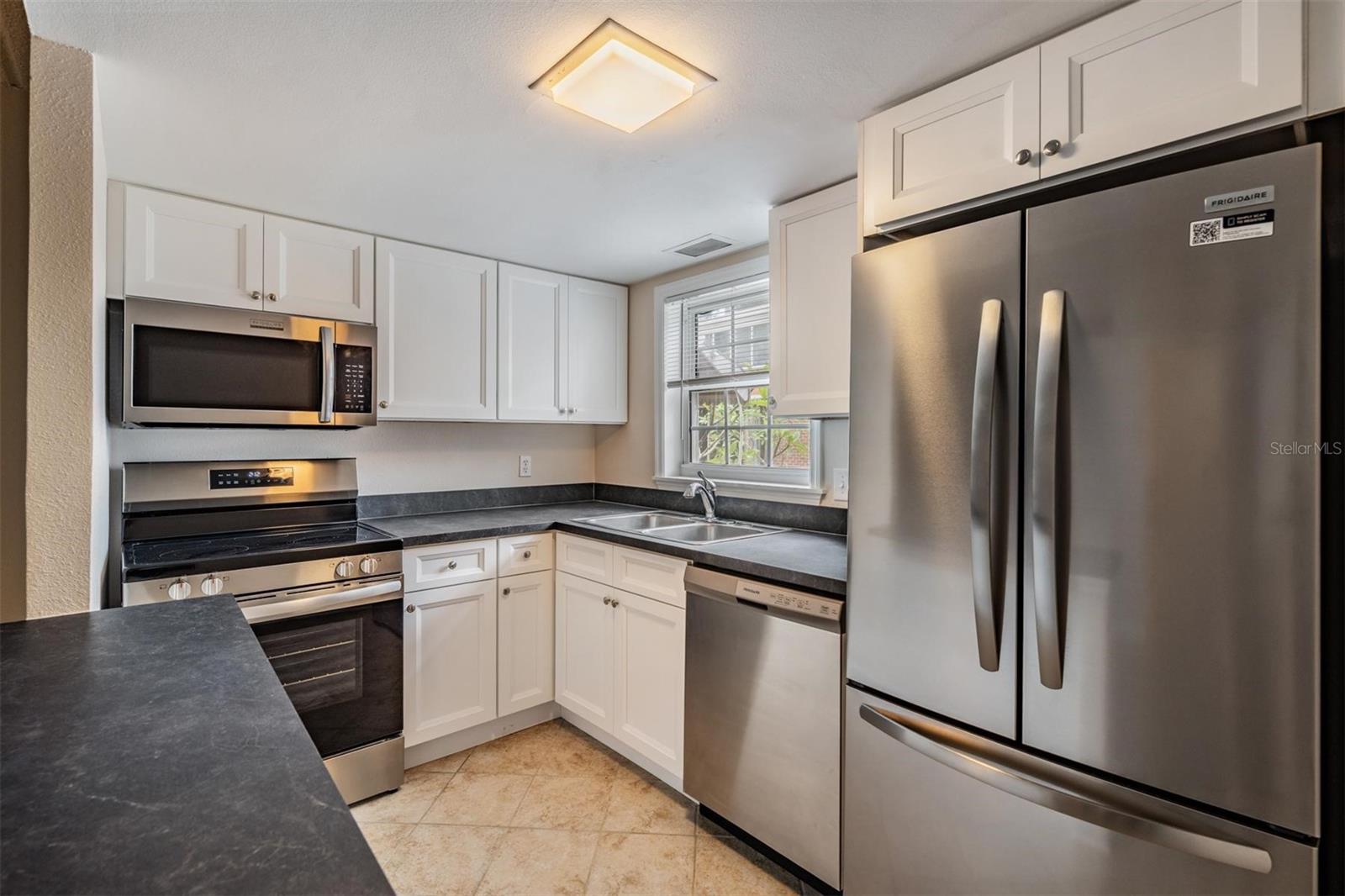 8565 12th Way N #a Property Photo 17