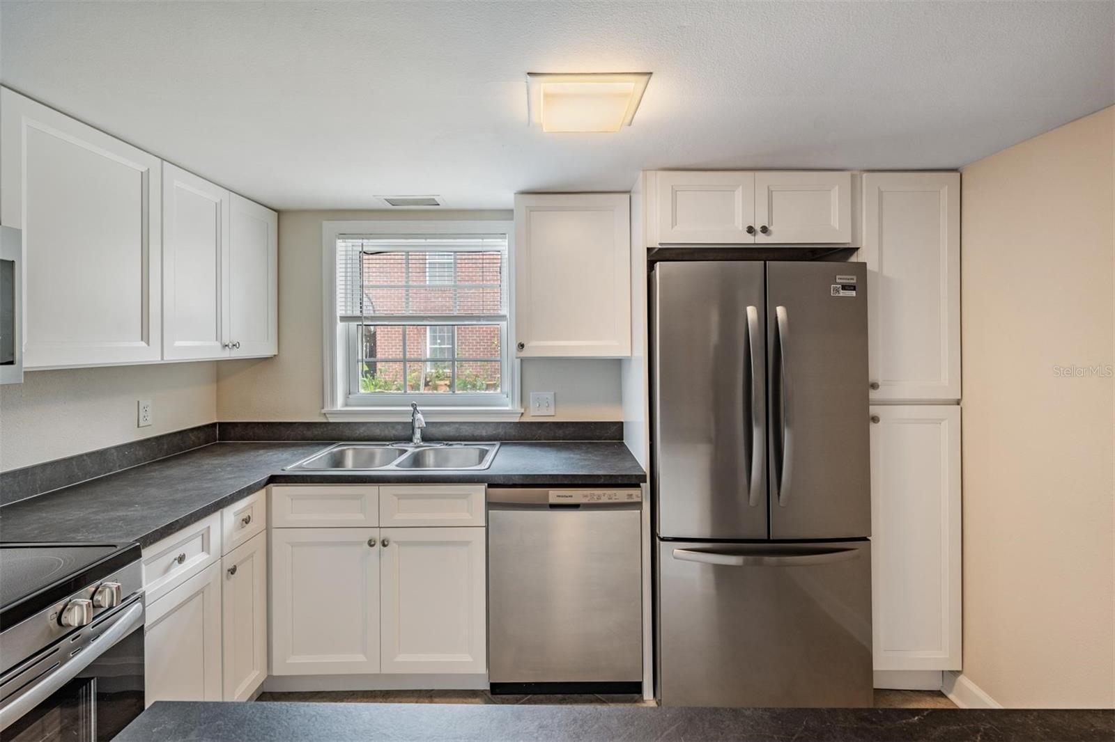8565 12th Way N #a Property Photo 19