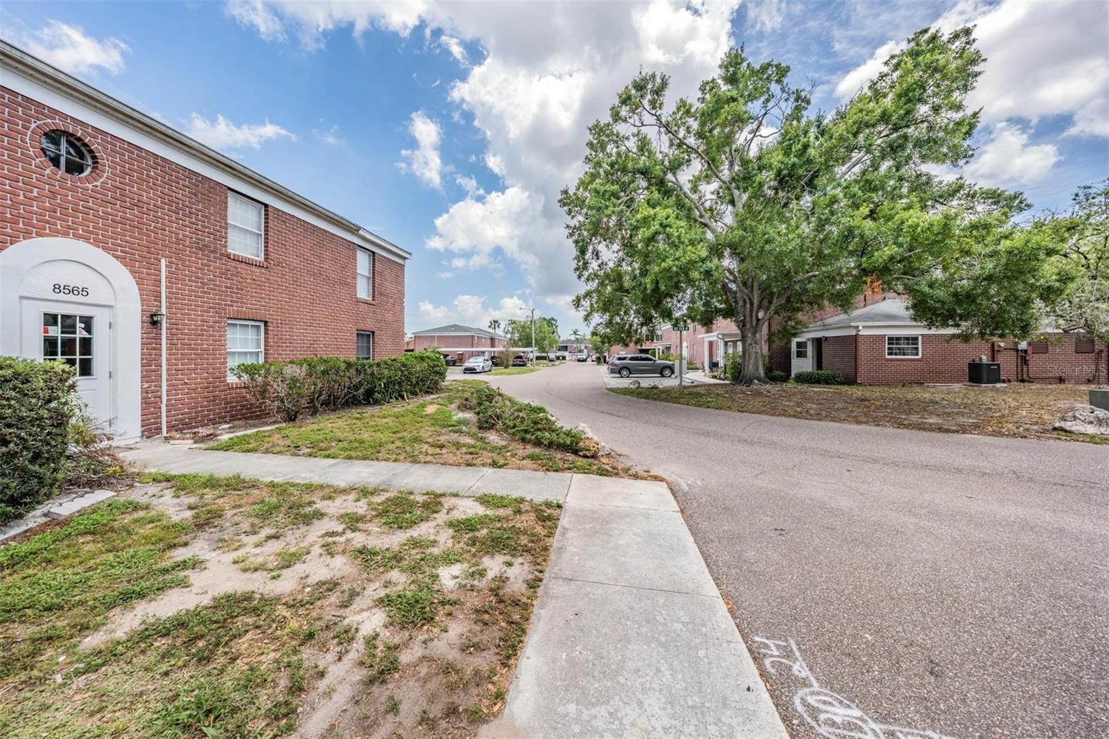 8565 12th Way N #a Property Photo 48