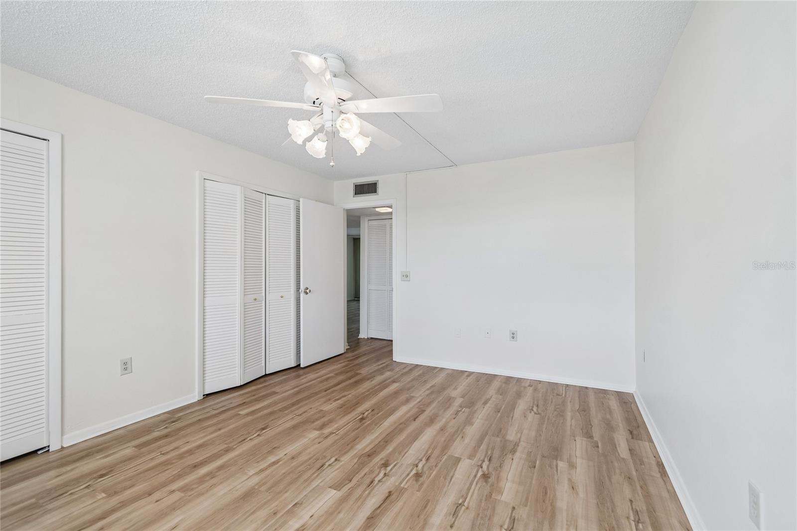 7600 Sun Island Dr S #603 Property Photo 36