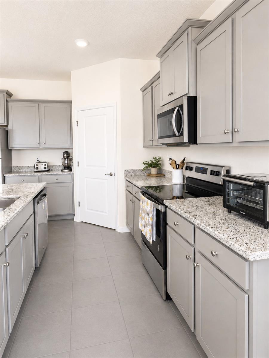 13324 Waterleaf Garden Cir Property Photo 8