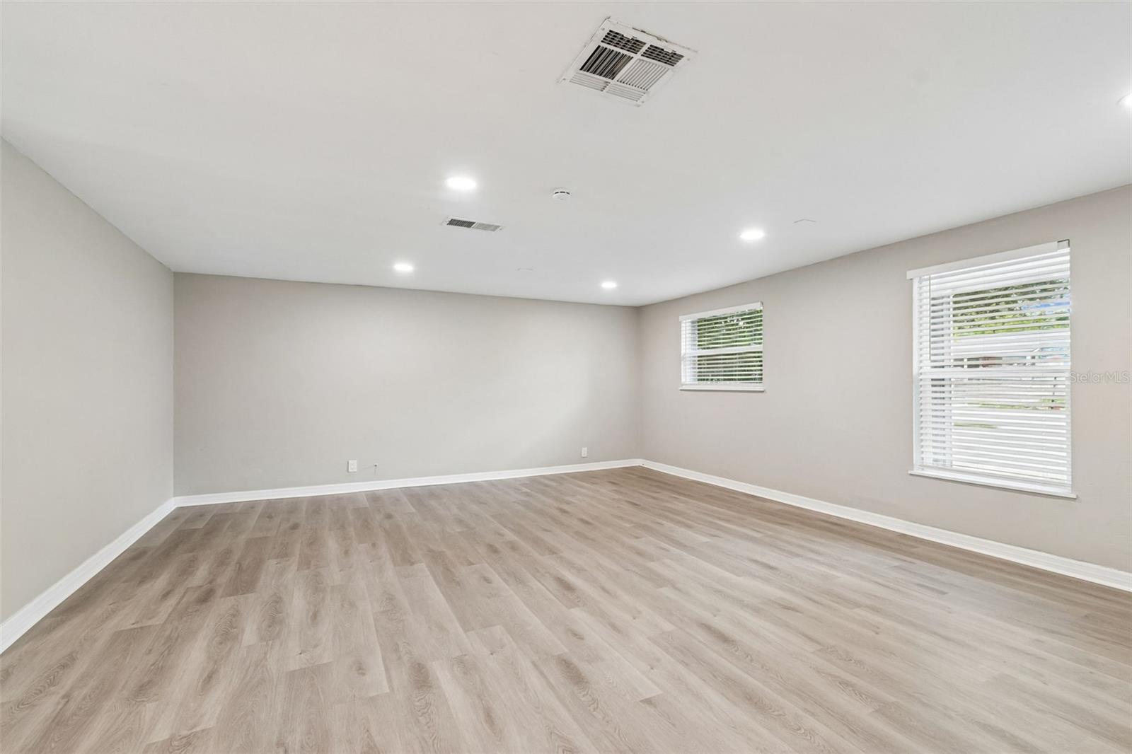 1124 Jadewood Ave Property Photo 6