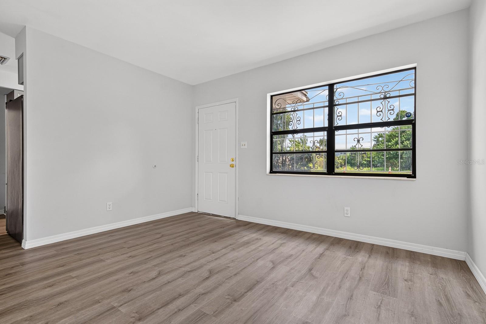 2211 Mallory Ave Property Photo 5