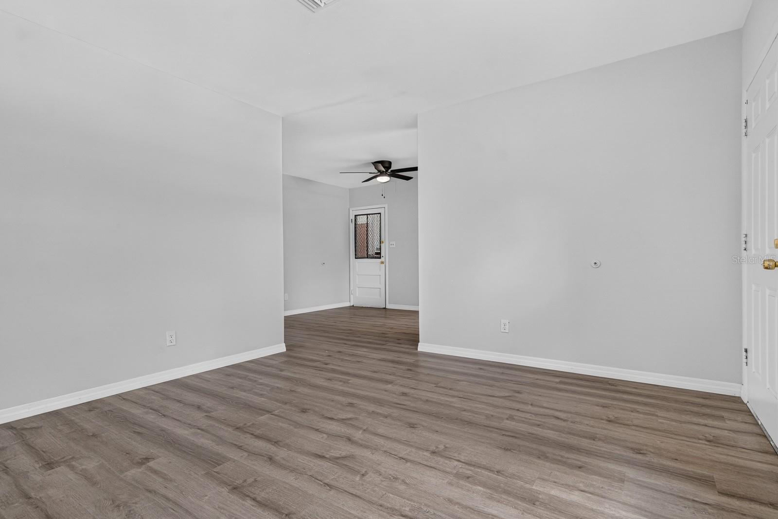 2211 Mallory Ave Property Photo 6