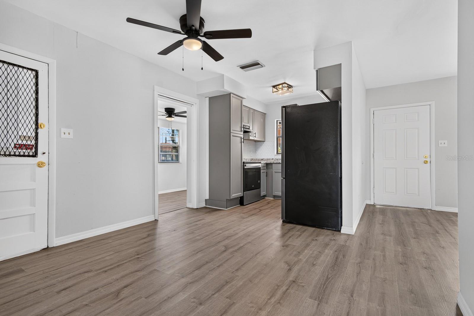 2211 Mallory Ave Property Photo 9