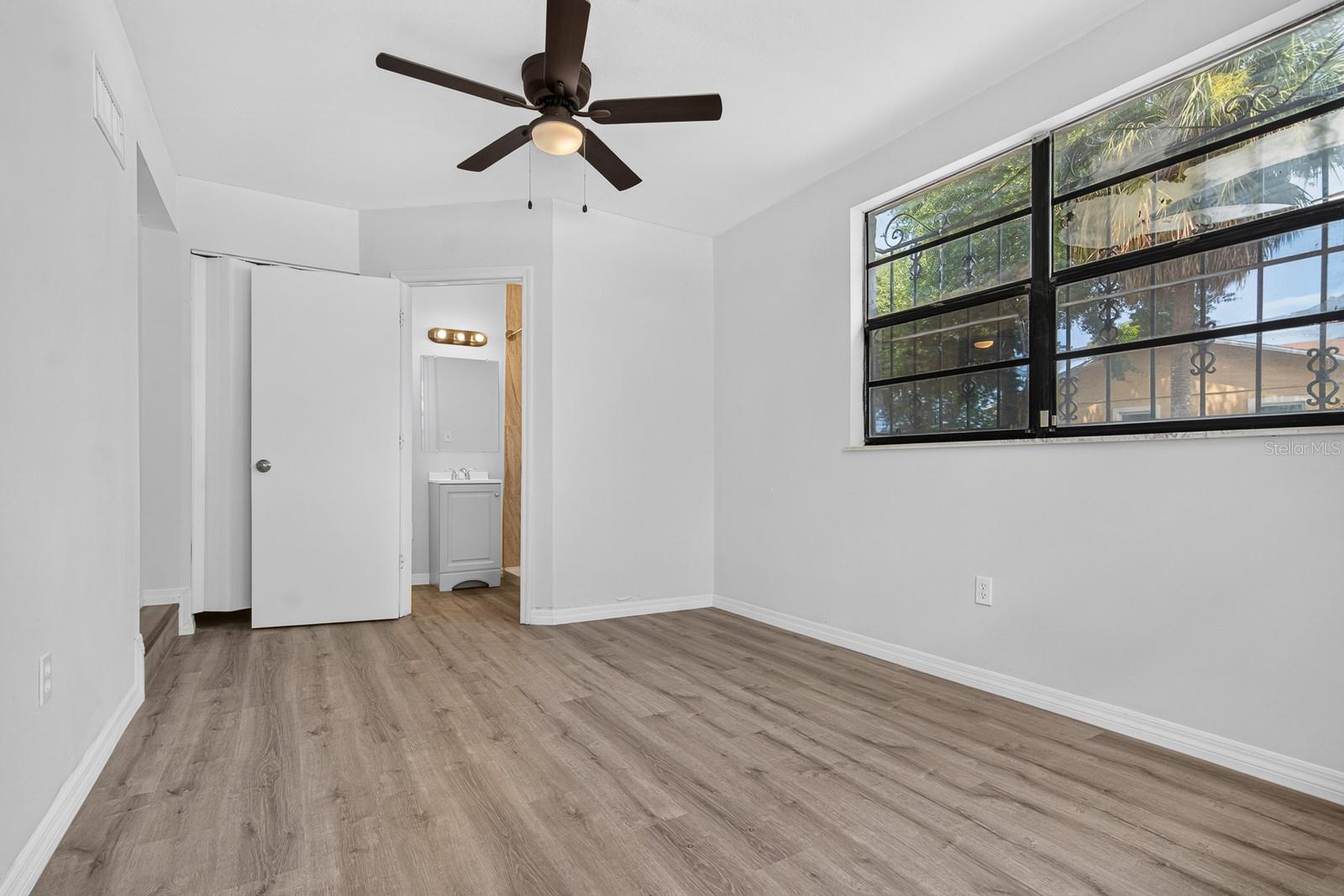 2211 Mallory Ave Property Photo 17