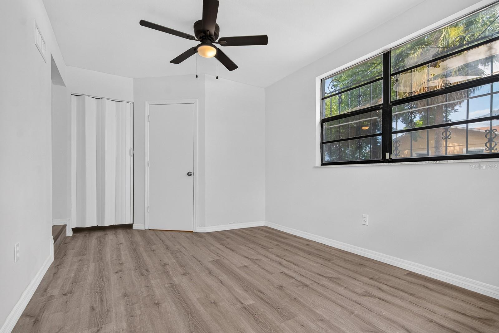 2211 Mallory Ave Property Photo 18