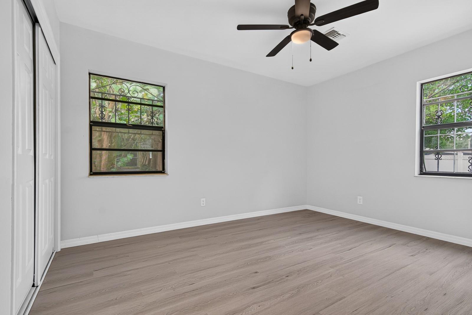 2211 Mallory Ave Property Photo 25