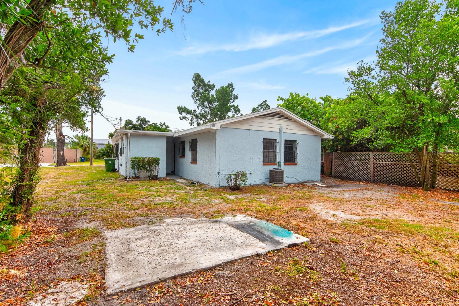 2211 Mallory Ave Property Photo 32