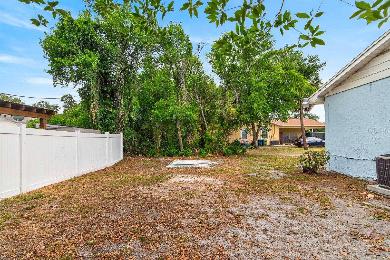 2211 Mallory Ave Property Photo 35