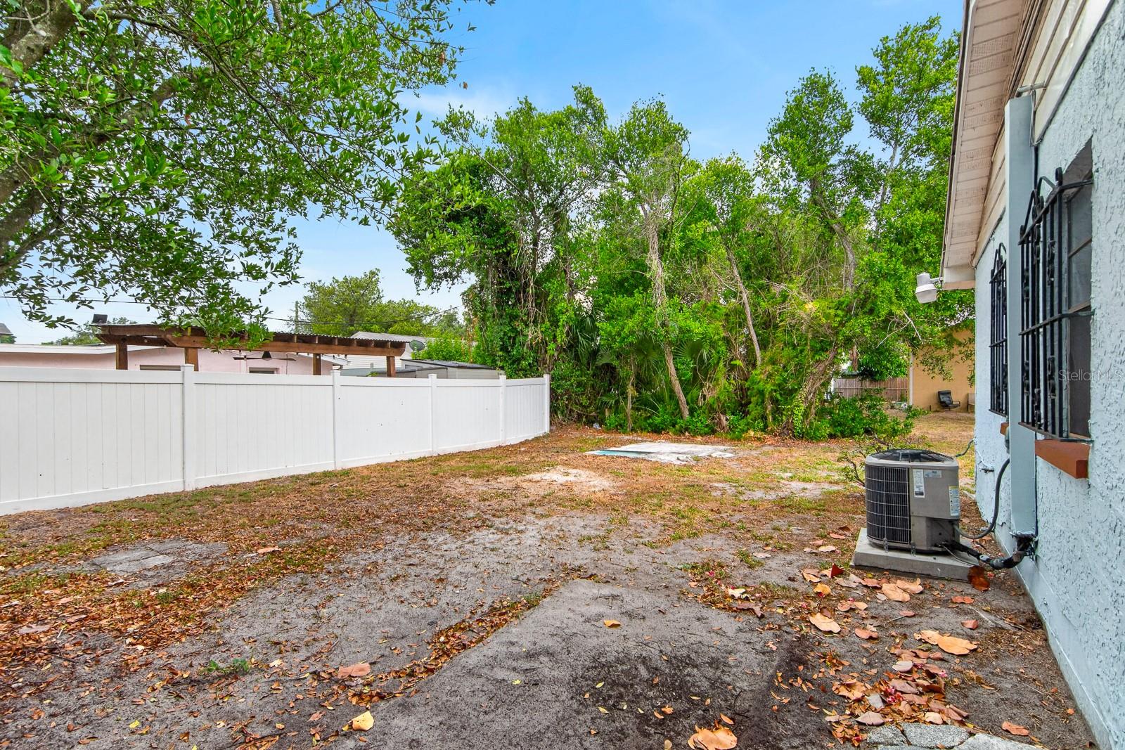 2211 Mallory Ave Property Photo 36