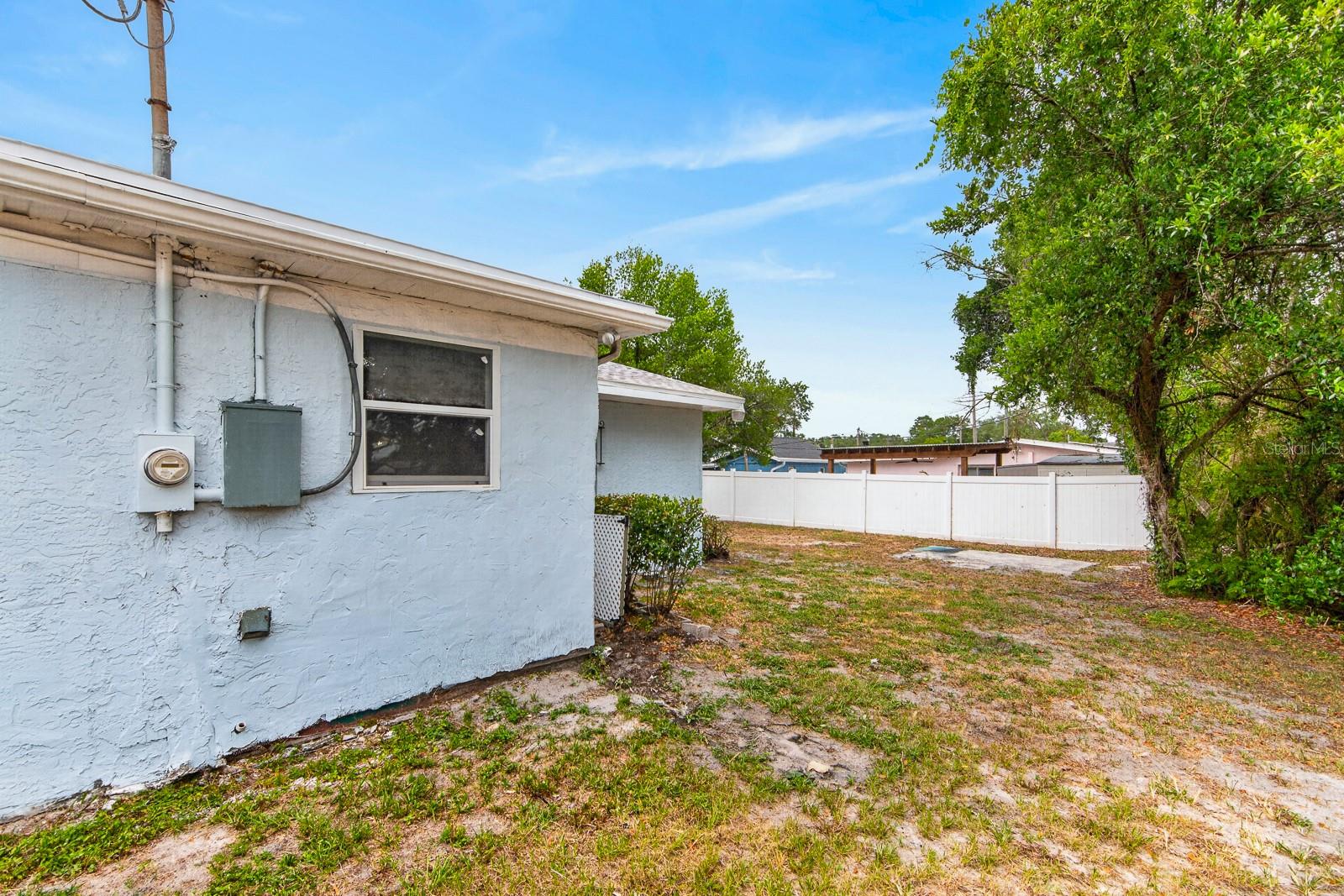 2211 Mallory Ave Property Photo 37