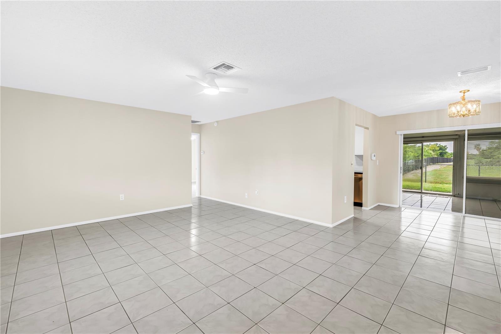 5812 16th Ln Ne Property Photo 11