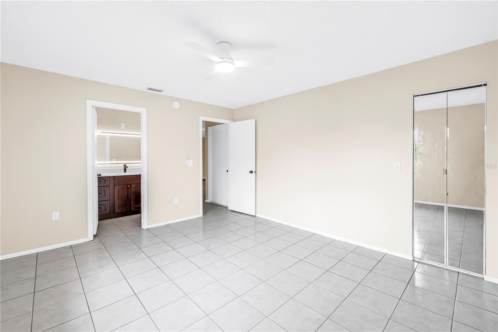5812 16th Ln Ne Property Photo 19