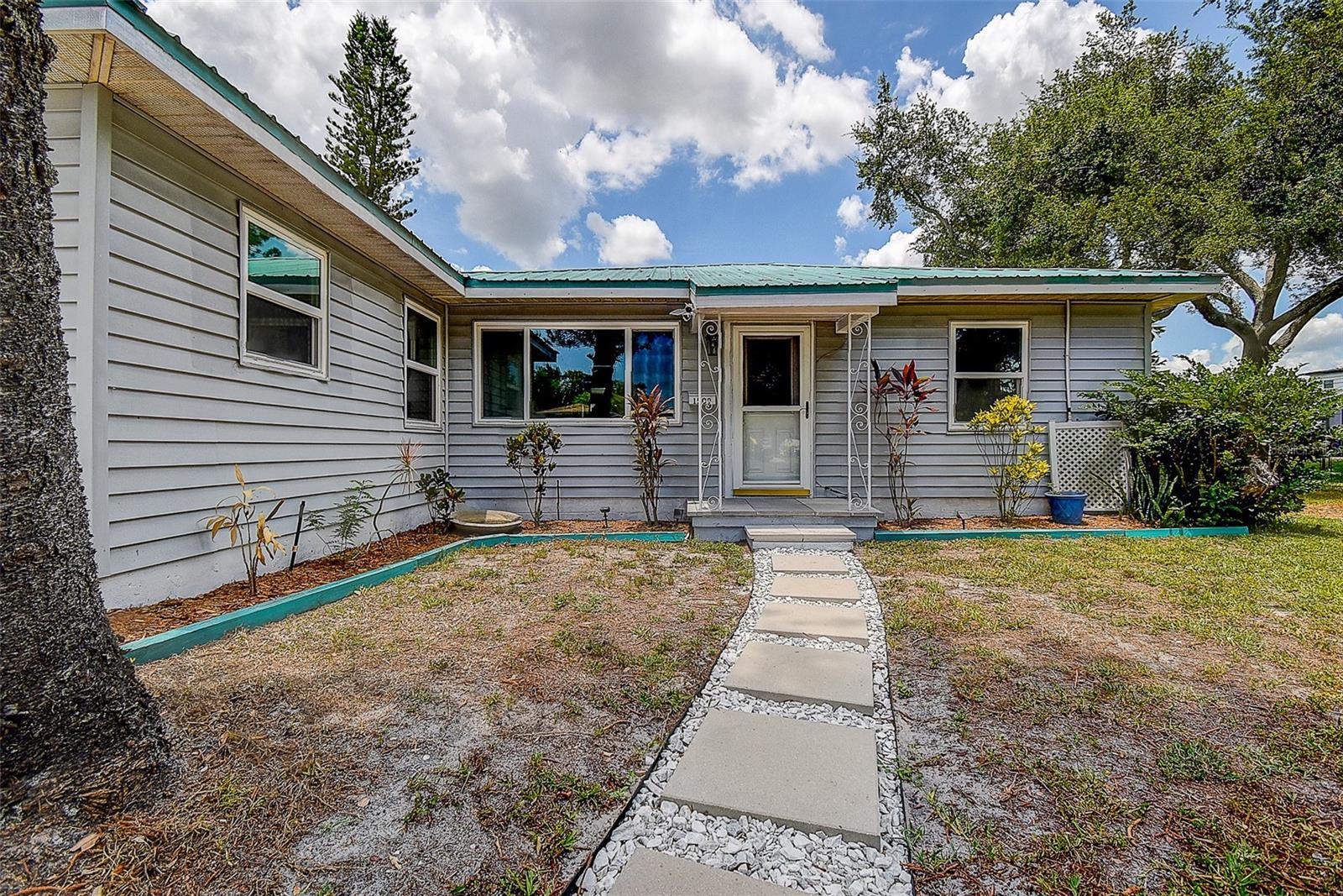 1509 Canterbury Rd N Property Photo 3