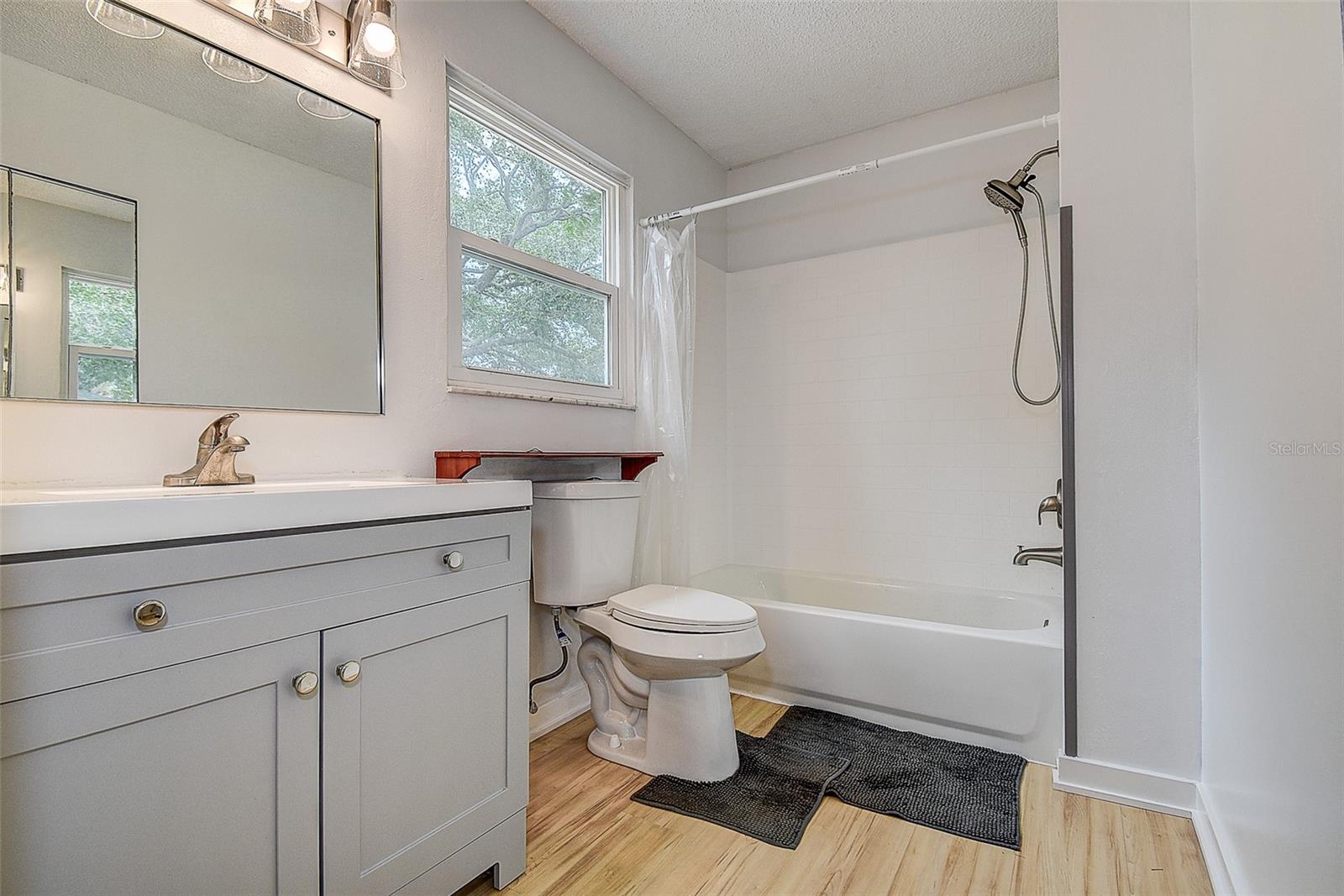 1509 Canterbury Rd N Property Photo 9