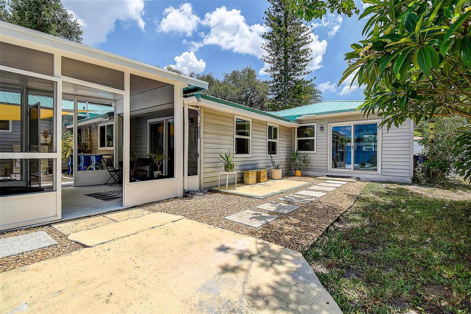 1509 Canterbury Rd N Property Photo 38